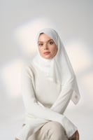 طرحة جاهزة مع مطاط قصير من اليمين