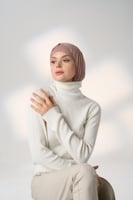 طقم طرحة مفتوحة مثلث مع قبعة