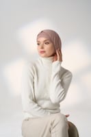 طقم طرحة مفتوحة مثلث مع قبعة