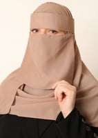 طقم طرحة مع نقاب بيج غامق