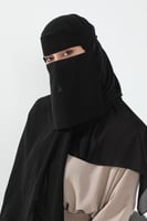 طرحة كوري ونقاب مايل