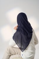 طرحة جاهزة مع مطاط- قصير جهة اليمين - كحلي