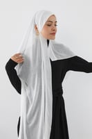 حجاب مع مطاط و فتحة عند الاذن اوف وايت