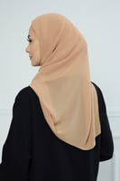 طرحة شيفون مع قبعة مشبوكة