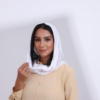 طقم طرحة مفتوحة مثلث مع قبعة