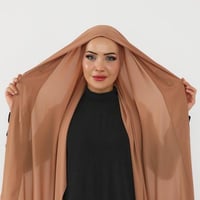 حجاب شيفون بمغناطيس وقبعة بالوسط