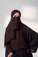 لثام مع طرحة بني