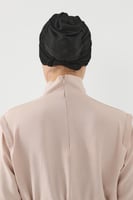 قبعة تحت الحجاب شفافة من الخلف - اسود