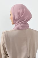 طرحة شيفون مع قبعة مشبوكة