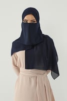 طقم طرحة ولثام مطاط