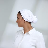 توربان لف خفيف مع ذيل طويل - ابيض