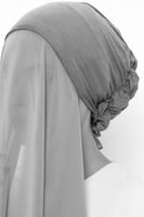 طرحه شيفون مع قبعة - بني