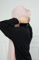 شيفون مع قبعة مشبوكة