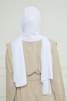 طرحة شيفون مع قبعة كاملة مشبوكة - أبيض