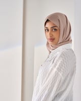 طرحة ثابتة ربط غير سترتش- بيج غامق