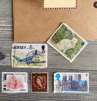 5 طوابع من بريطانيا