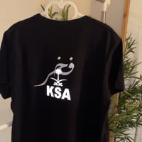 تيشيرت مضيئ بفلاش بعبارة ( فخر KSA)