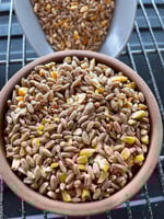 خلطة مشكلة لطيور الحمام والطيور البرية والدواجن