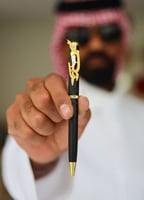قلم رجالي بالاسم أنيق