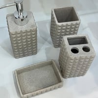 طقم لافينتو الرخامي – 4 قطع فاخرة للحمام