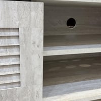 كريسلو – طاولة تلفزيون بلمسة فخامة 140سم