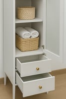 خزانة أنيقة تنظم كل الادوات بأسلوب راقٍ