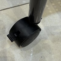 عربية تخزين حديد بعجلات – عملية، متينة، وتهوية ذكي...