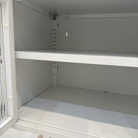 خزانة "استيلو" المعدنية – تصميم عصري بلمسة فاخرة