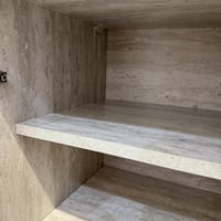 جزامة خشبية بثلاثة أبواب بتصميم أنيق وعملي