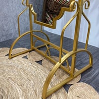 مرايا كلاسيك بإطار معدني ذهبي