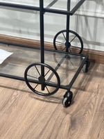 عربية تقديم حديد