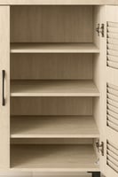 جزامة خشبية بثلاثة أبواب بتصميم أنيق وعملي