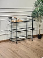 عربية تقديم حديد