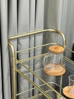 عربية تقديم حديد