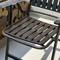 كرسي استراحة بلاستيك قابل للطي – هيكل معدني متين