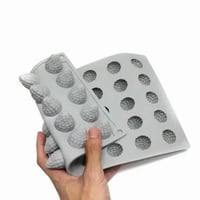 قالب سيليكون للخبز بشكل فراولة