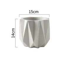 احواض زهور وشموع