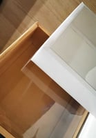 علبه بغطاء شفاف