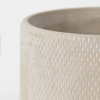 احواض زهور وشموع