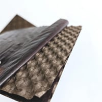 ورق لحفظ قطع الشوكلاته