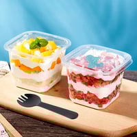 علب مربعه بلاستيك