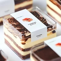 علب اكريلك مربعه 8.5*8.5*6.5 سم