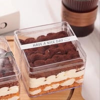 علب اكريلك مربعه 8.5*8.5*6.5 سم