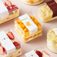 علب اكريلك مربعه 8.5*8.5*6.5 سم