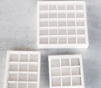 علب مقسمه متعدده المقاسات