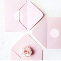 استيكر شفاف دائري