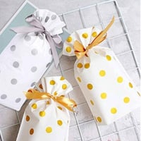 أكياس هدايا منقط