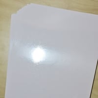 ورق كروم لامع جهه ومطفي جهه 300 جرام A4