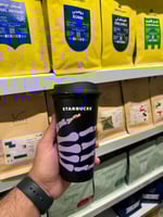 ستاربكس - كوب بلاستيك اسود هيكل