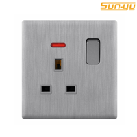 فيش مفرد بمفتاح ولمبة 13 امبير SVL بيانو